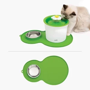 44012-Catit-Peanut-Placemat-GREEN-Lifestyle-Image-INT-3.jpgv1757096819 Tapis de protection pour fontaine - En silicone - Avec gamelle incluse - Catit