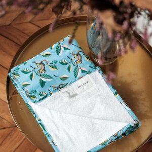 Chat-Malo-Paris_cadeau_naissance_cape_de_bain_sweat_enfant_paris-8448.jpgv1736619157 Matelas à langer nomade Monkey