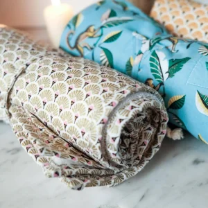 Chat-Malo-Paris_cadeau_naissance_cape_de_bain_sweat_enfant_paris-89533.jpgv1736619164 Matelas à langer nomade Léo